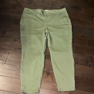 D/C Jeans women’s, olive green, denim, size 24, pockets,